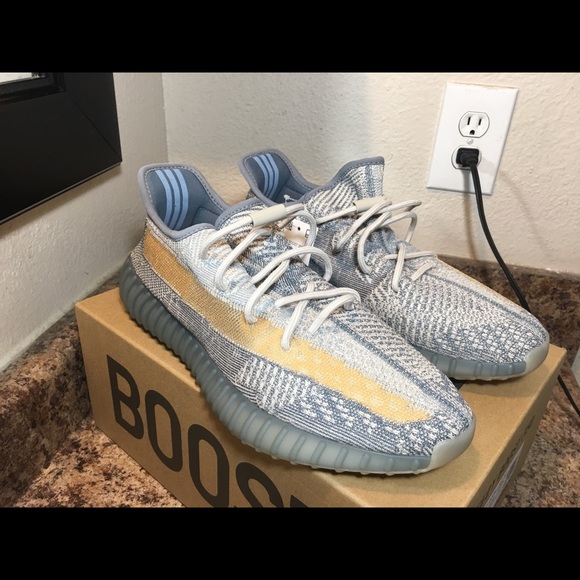 Yeezy 350 - Picture 1 of 9